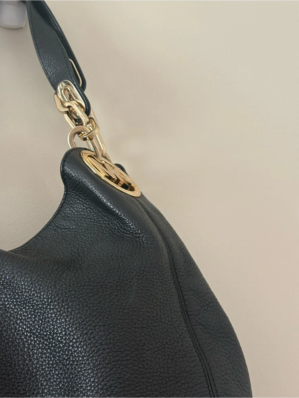 Michael Kors Large Fulton Shoulder Bag Slouchy Black Pebbled Leather Gold-Tone